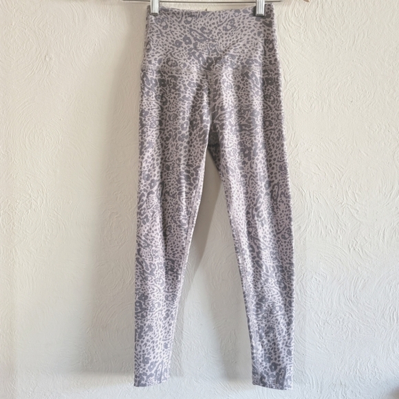 Beyond Yoga, High-Waisted Legging, Spacedye Leopard Print, Greyish Pink, Size XS - Picture 1 of 7